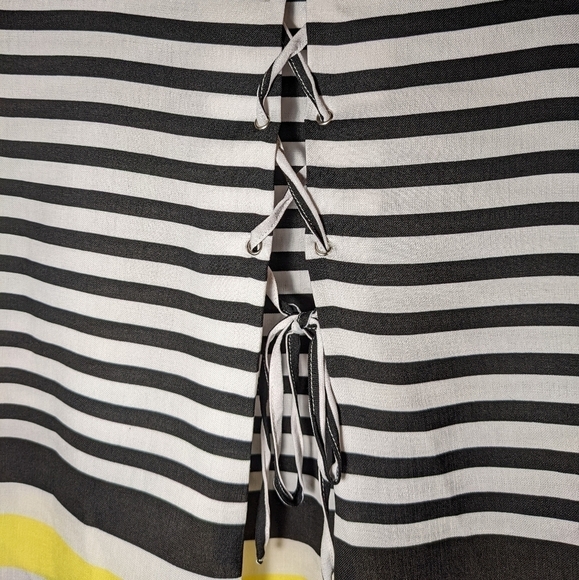 Everly lace-up back striped top - Picture 5 of 10